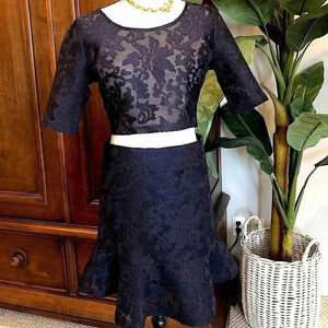 𝅺J.O.A Los Angels lace crop top and skirt‎ size S/M